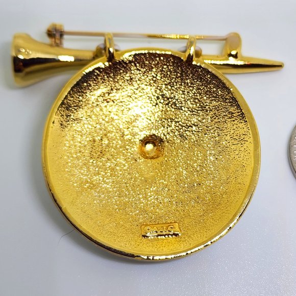 Vintage AJC Goldtone Golf Tee with White Enamel Golf Ball Cross Clubs Pin Brooch - Picture 5 of 7